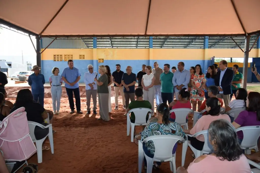 Prefeitura de Iguatemi entrega 87 títulos fundiários para famílias dos bairros Cherogami e Jardim Élida Prefeitura de Iguatemi entrega 87 títulos fundiários para famílias dos bairros Cherogami e Jardim Élida