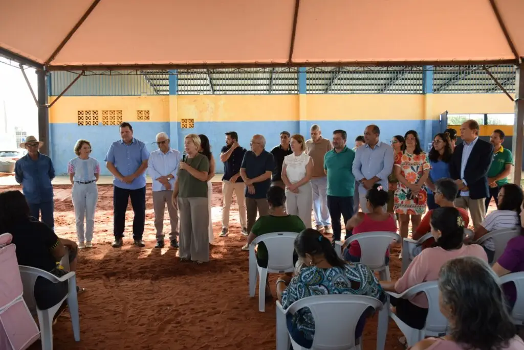 Prefeitura de Iguatemi entrega 87 títulos fundiários para famílias dos bairros Cherogami e Jardim Élida Prefeitura de Iguatemi entrega 87 títulos fundiários para famílias dos bairros Cherogami e Jardim Élida