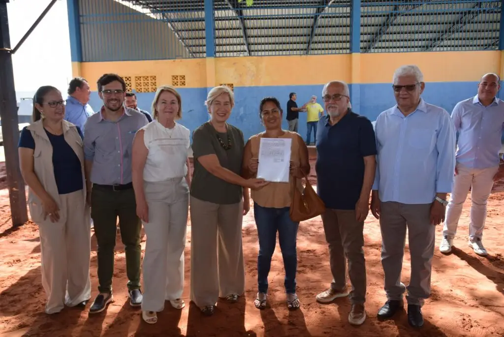 Prefeitura de Iguatemi entrega 87 títulos fundiários para famílias dos bairros Cherogami e Jardim Élida Prefeitura de Iguatemi entrega 87 títulos fundiários para famílias dos bairros Cherogami e Jardim Élida