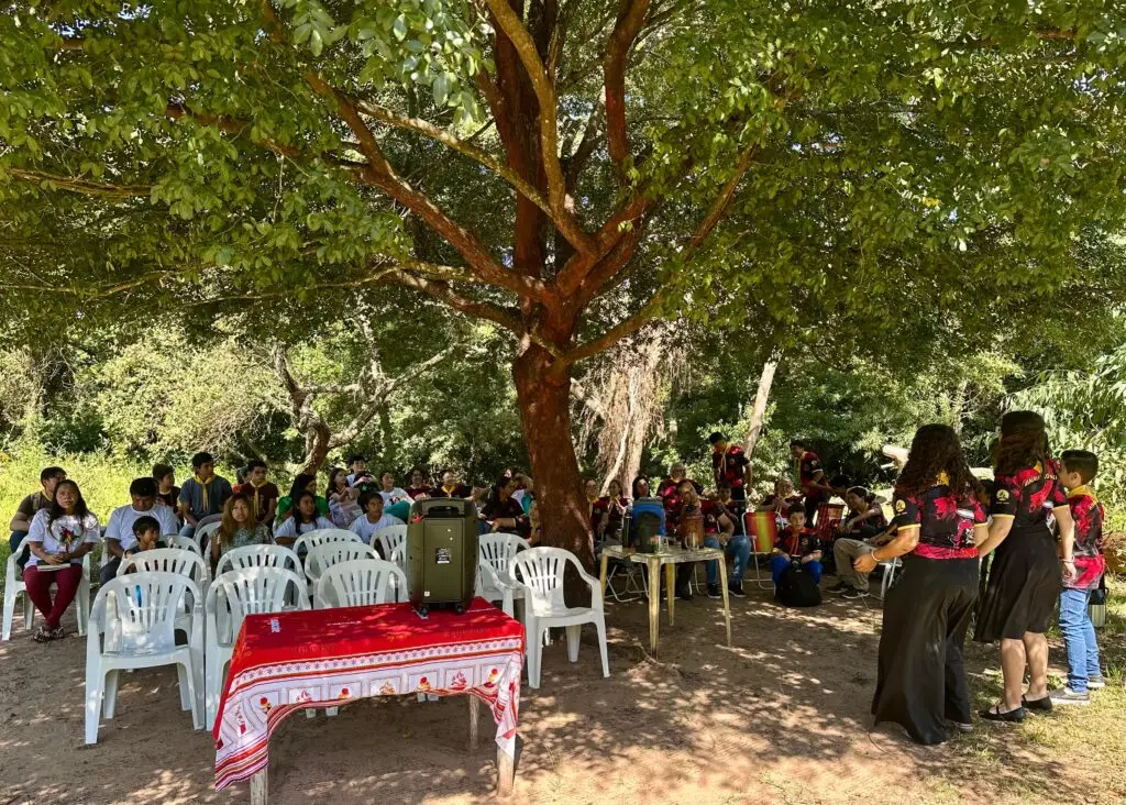 Desbravadores transformam sábado em missão na Aldeia Taquaperi, em Coronel Sapucaia Desbravadores transformam sábado em missão na Aldeia Taquaperi, em Coronel Sapucaia