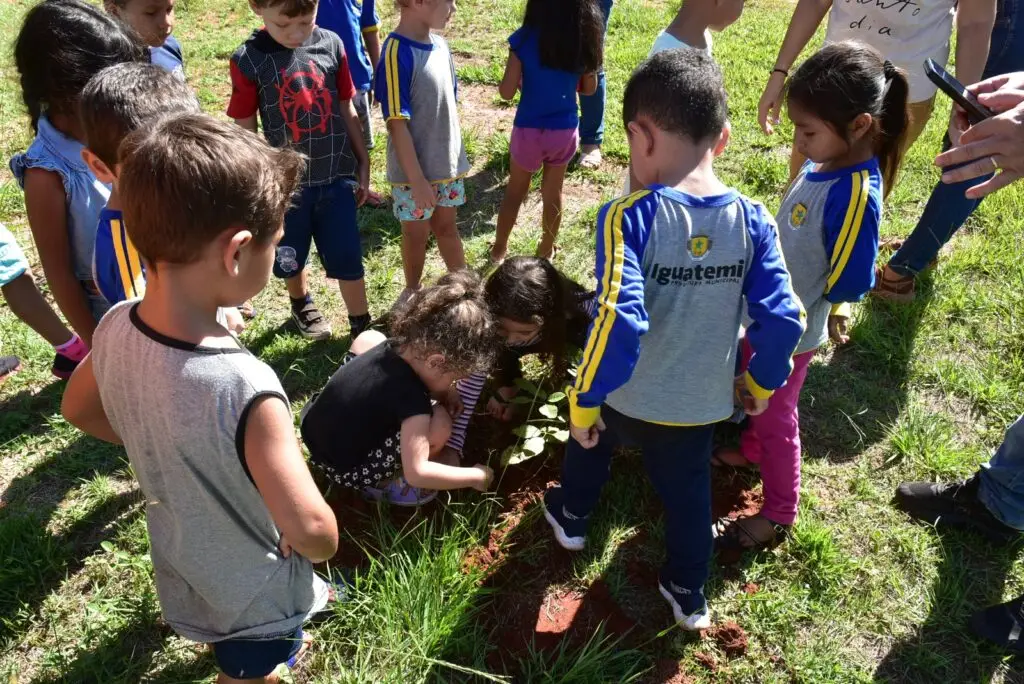 Iguatemi: Alunos do Pré I e Pré II da Educação Infantil Sala Arco-Íris participaram de aula sobre preservação ambiental