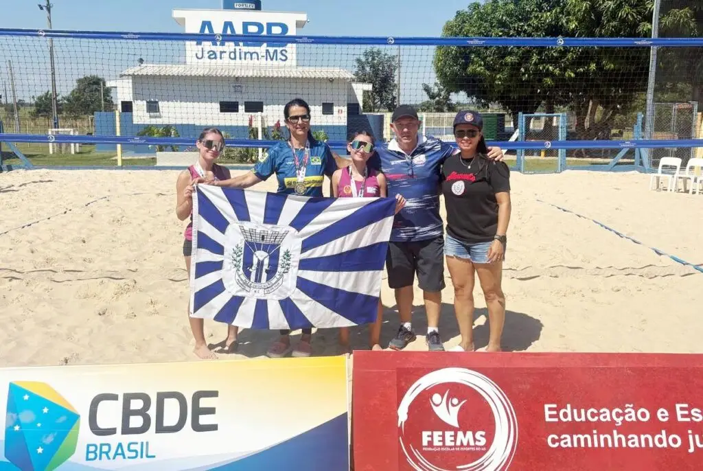Dupla de Amambai é campeã de competição estadual de vôlei de praia em Jardim