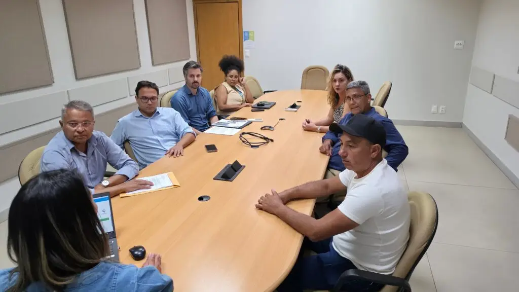 Com deputado Pedrossian Neto, presidente da Câmara e vereadores levam demandas de Amambai à Energisa