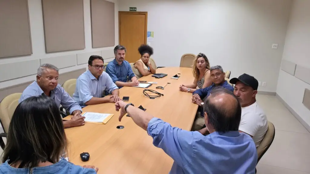 Com deputado Pedrossian Neto, presidente da Câmara e vereadores levam demandas de Amambai à Energisa