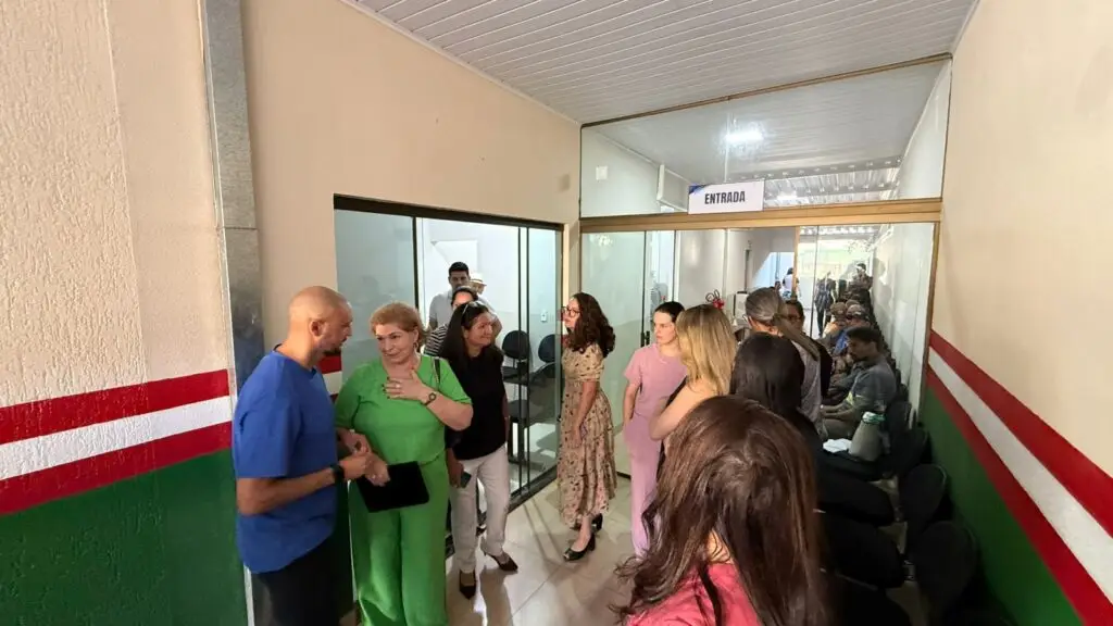 Caarapó inaugura UBS com investimento próprio e homenageia ex-secretário de Saúde