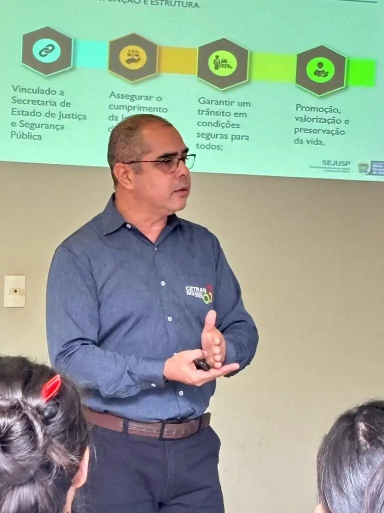 Cooperativa Lar promove palestra do Abril Verde em Aral Moreira Cooperativa Lar promove palestra do Abril Verde em Aral Moreira