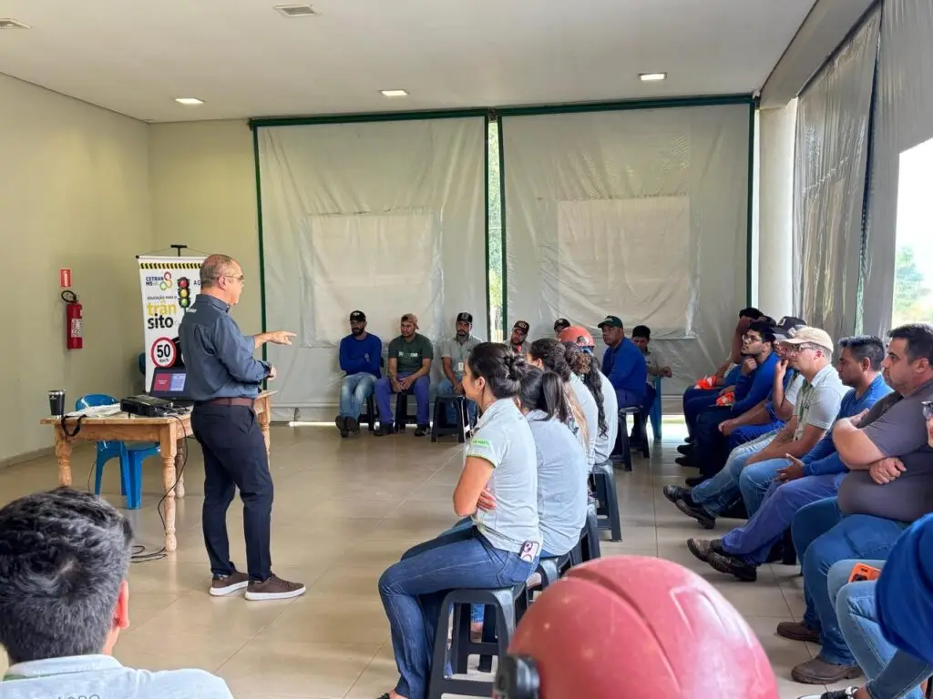 Cooperativa Lar promove palestra do Abril Verde em Aral Moreira Cooperativa Lar promove palestra do Abril Verde em Aral Moreira