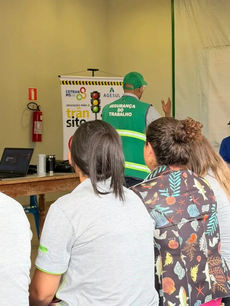 Cooperativa Lar promove palestra do Abril Verde em Aral Moreira Cooperativa Lar promove palestra do Abril Verde em Aral Moreira