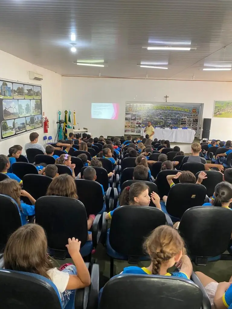 Tacuru promove palestra sobre cultura de paz e direitos humanos em escola municipal Tacuru promove palestra sobre cultura de paz e direitos humanos em escola municipal