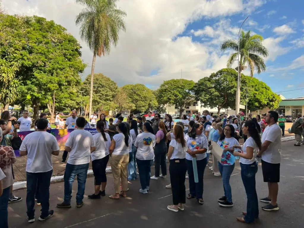 4ª Caminhada de Conscientização do Autismo mobiliza comunidade em ato de inclusão e respeito em Amambai