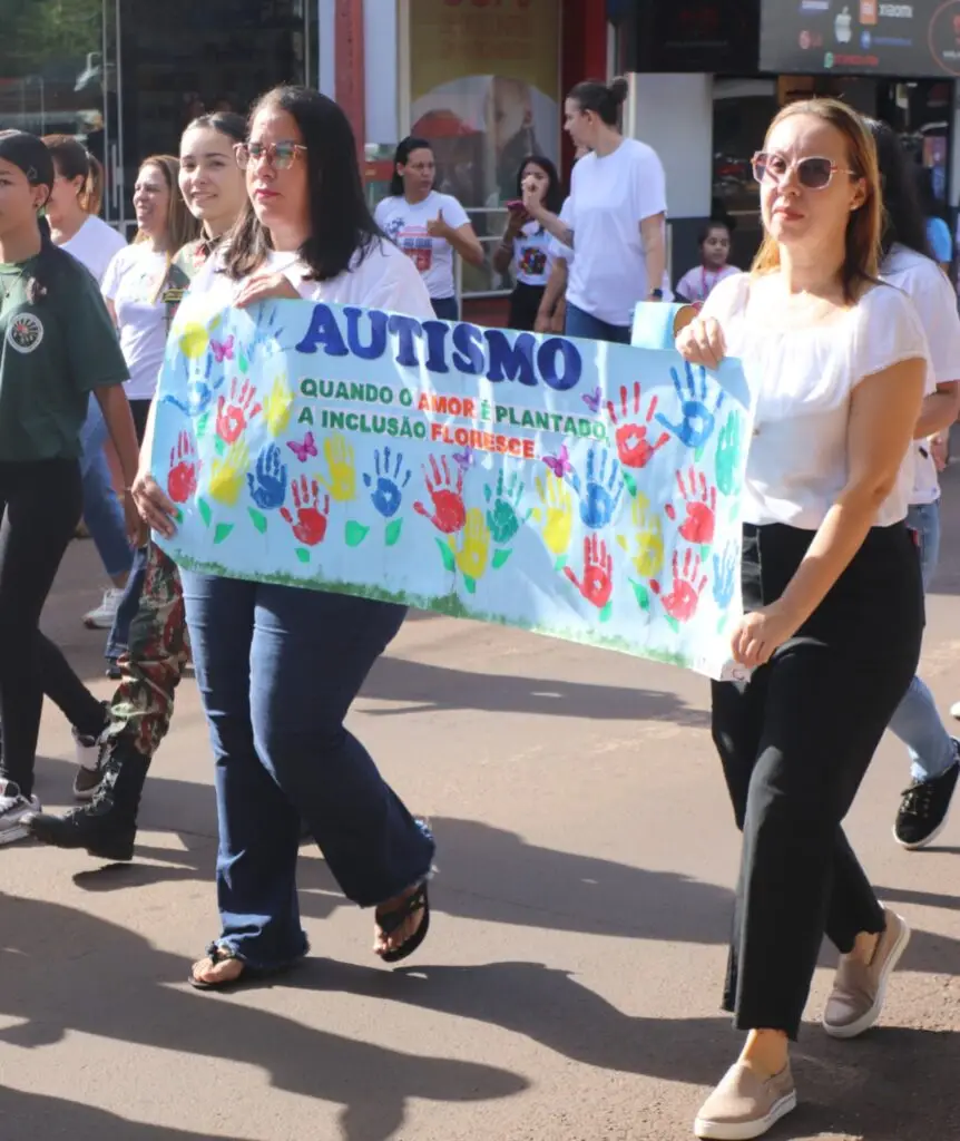 4ª Caminhada de Conscientização do Autismo mobiliza comunidade em ato de inclusão e respeito em Amambai