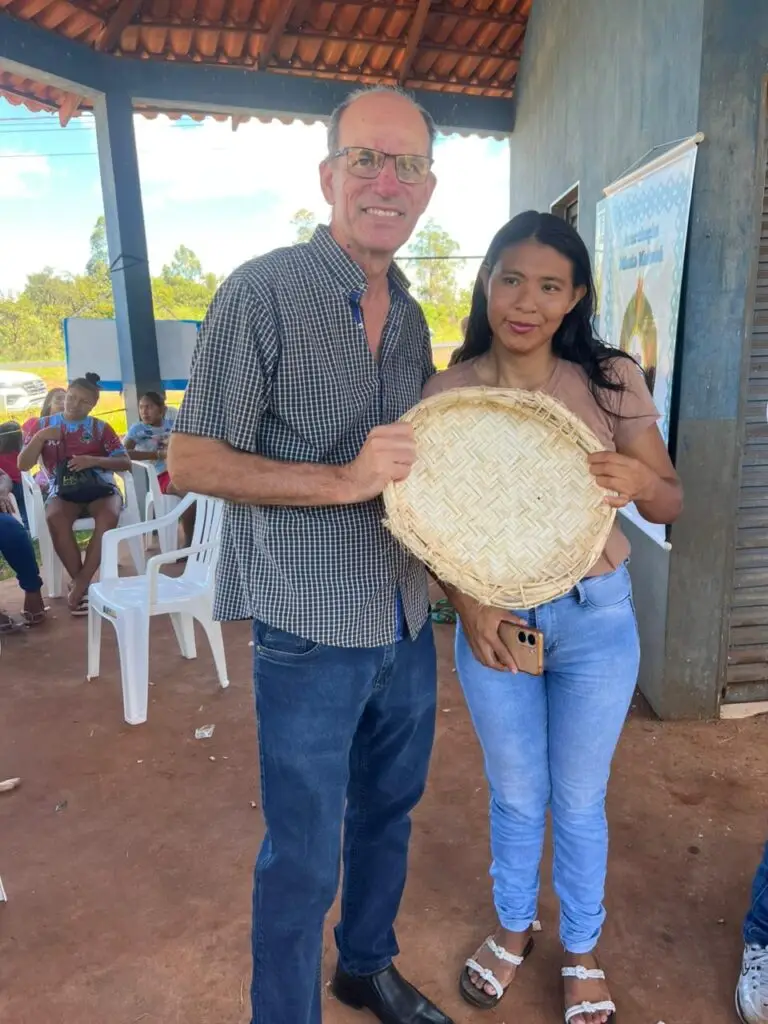 Prefeito Sérgio Barbosa acompanha programação do Dia dos Povos Indígenas em aldeias de Amambai