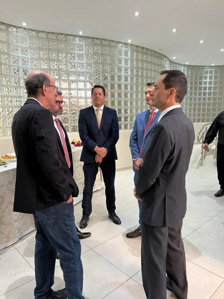 OAB/MS homenageia prefeito Sérgio Barbosa por apoio ao Congresso Autismo sem Fronteira em sessão do Conselho Seccional