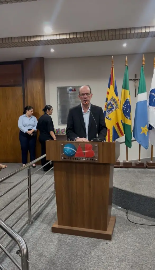 OAB/MS homenageia prefeito Sérgio Barbosa por apoio ao Congresso Autismo sem Fronteira em sessão do Conselho Seccional