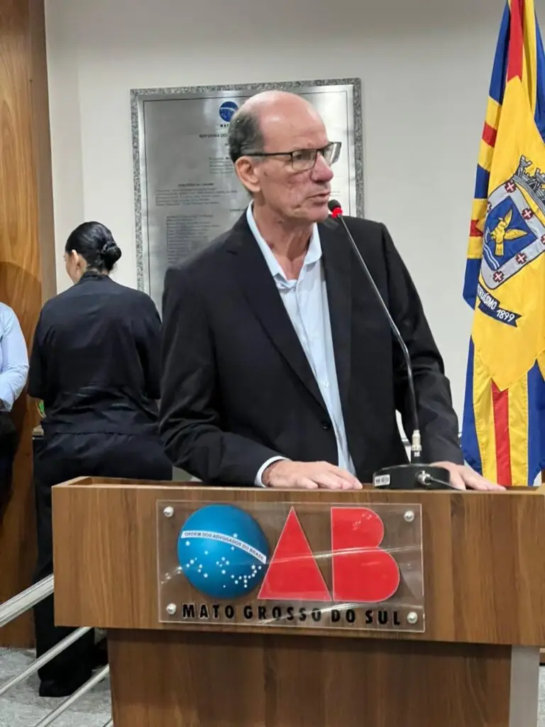 OAB/MS homenageia prefeito Sérgio Barbosa por apoio ao Congresso Autismo sem Fronteira em sessão do Conselho Seccional