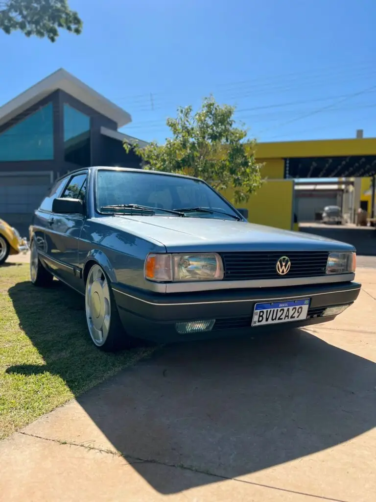 Encontro de carros antigos transforma Praça São José em ponto de cultura e lazer em Amambai