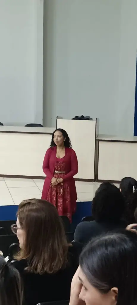 Iguatemi: Formação continuada com profissionais da rede municipal de ensino teve palestra com fonoaudióloga