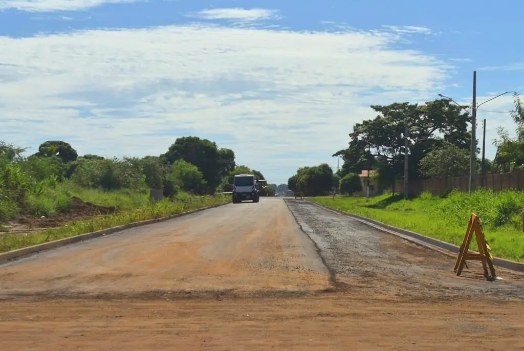 Caarapó: Após abandono de empresa, Léo Mecânico cobra solução e asfalto do Jardim Adonai entra em fase de conclusão