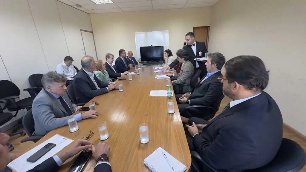 Longen lidera discussão no MDIC em defesa da indústria têxtil nacional