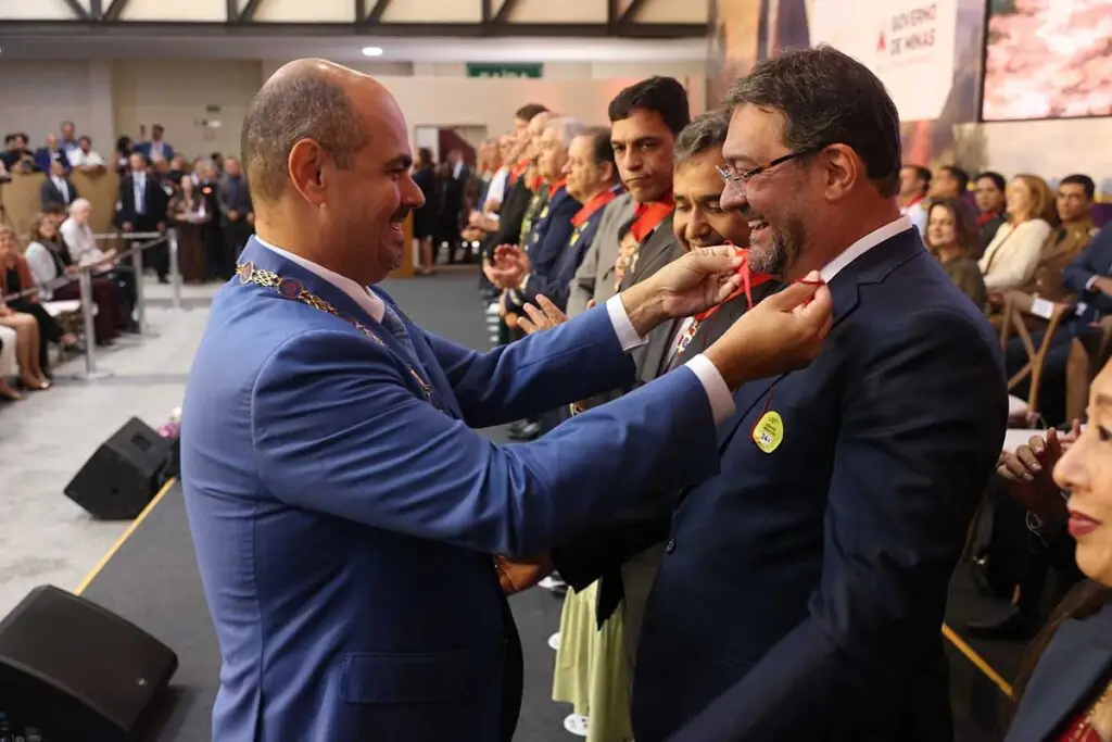 Longen é homenageado pelo Governo de Minas Gerais com Medalha da Inconfidência