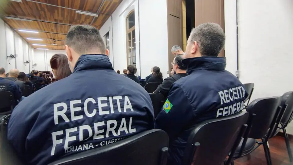 Operação Fluxo Oculto mira esquema no setor de combustíveis com movimentação de R$ 26 bilhões em fintechs Operação Fluxo Oculto mira esquema no setor de combustíveis com movimentação de R$ 26 bilhões em fintechs
