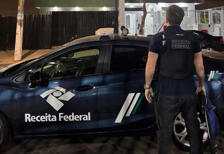Operação Fluxo Oculto mira esquema no setor de combustíveis com movimentação de R$ 26 bilhões em fintechs Operação Fluxo Oculto mira esquema no setor de combustíveis com movimentação de R$ 26 bilhões em fintechs
