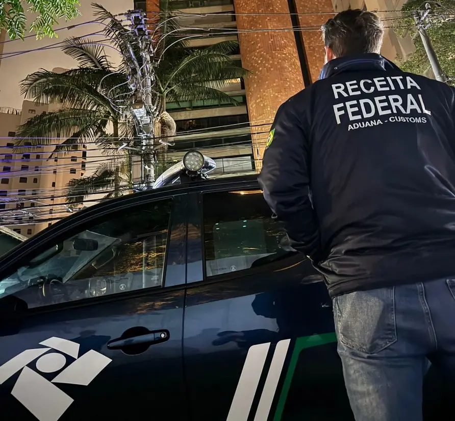 Operação Fluxo Oculto mira esquema no setor de combustíveis com movimentação de R$ 26 bilhões em fintechs Operação Fluxo Oculto mira esquema no setor de combustíveis com movimentação de R$ 26 bilhões em fintechs