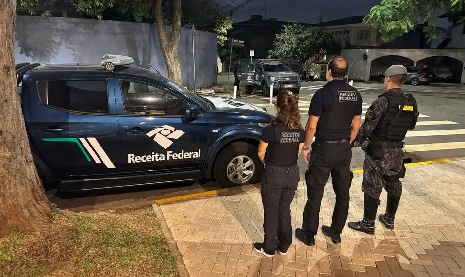 Operação Fluxo Oculto mira esquema no setor de combustíveis com movimentação de R$ 26 bilhões em fintechs Operação Fluxo Oculto mira esquema no setor de combustíveis com movimentação de R$ 26 bilhões em fintechs