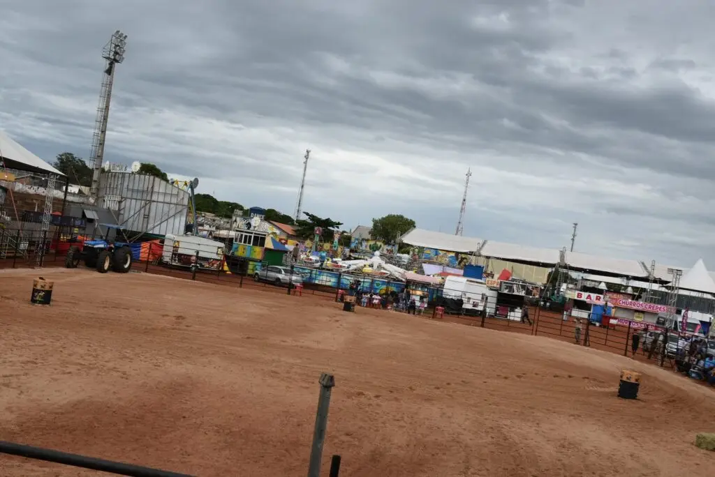 Final do rodeio e show com o cantor Eduardo Costa encerraram as atividades do aniversário de Iguatemi com recorde de público
