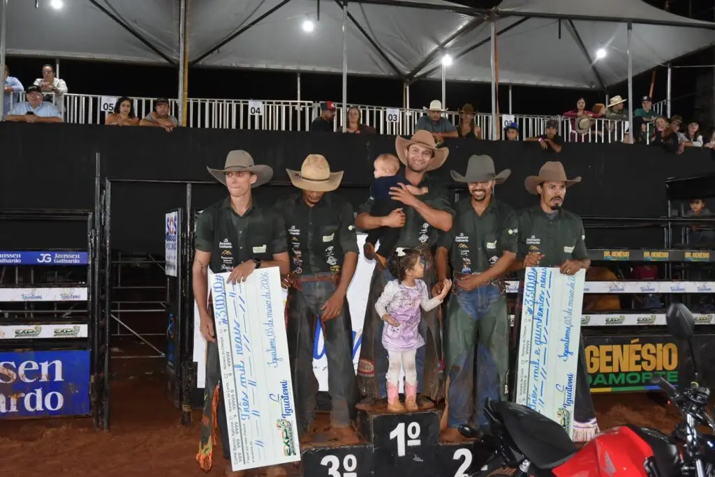 Final do rodeio e show com o cantor Eduardo Costa encerraram as atividades do aniversário de Iguatemi com recorde de público