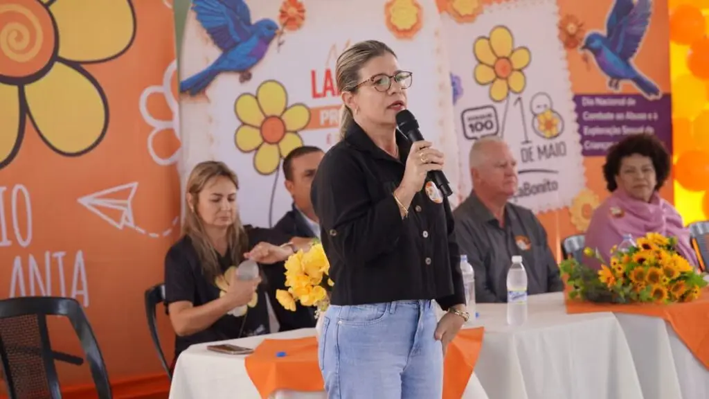 Prefeitura de Juti realiza encontro sobre o Maio Laranja, com beneficiários dos programas sociais