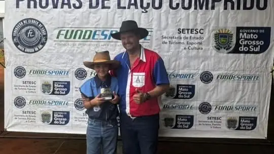 Atletas do laço comprido iguatemiense fazem bonito na festa do laço em Japorã Atletas do laço comprido iguatemiense fazem bonito na festa do laço em Japorã