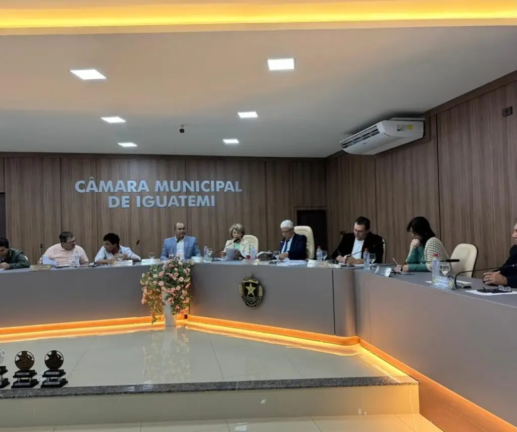 Equipe da Melhor Idade recebe homenagem da Câmara de Iguatemi Equipe da Melhor Idade recebe homenagem da Câmara de Iguatemi