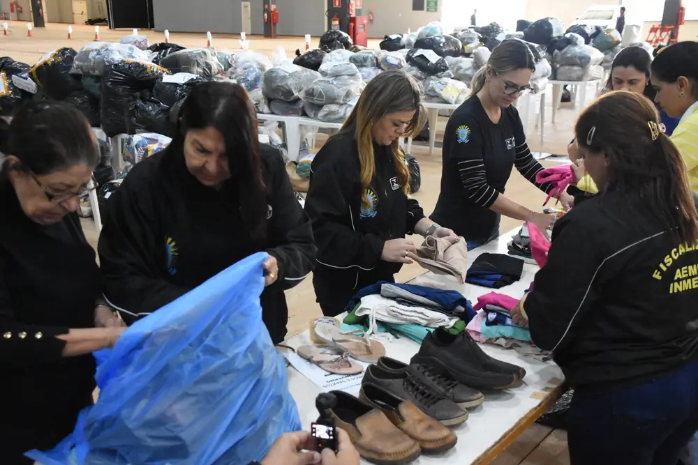 Colaboradores da Fiems doam quase mil peças à Campanha Seu Abraço Aquece