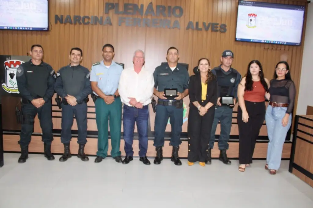 Câmara de Juti realiza sessão marcada por deliberações reconhecimento a profissionais da segurança pública