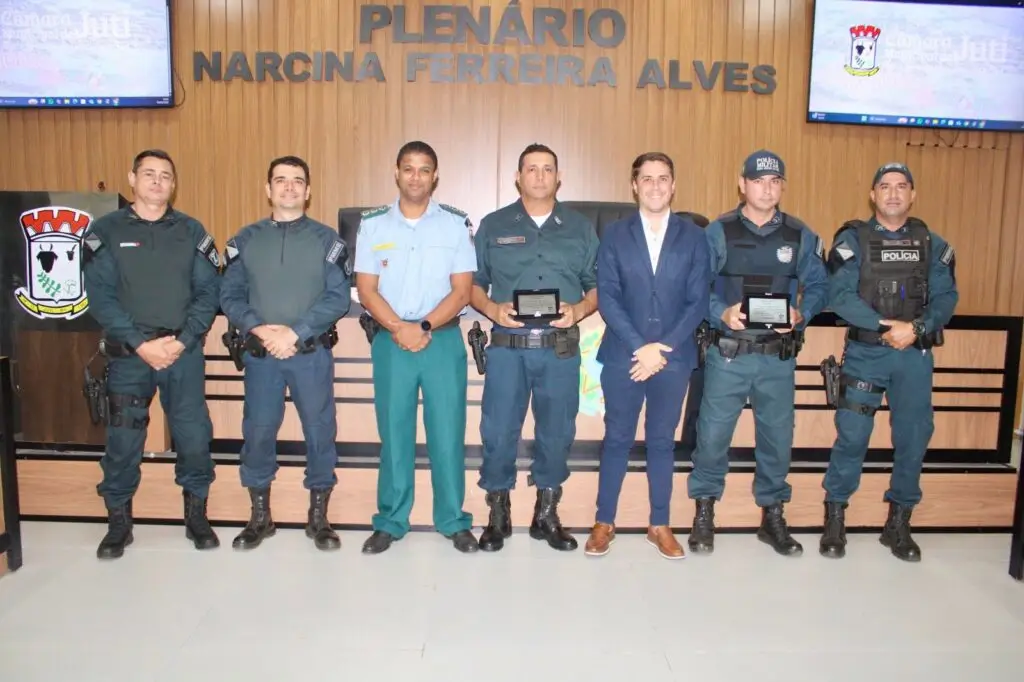 Câmara de Juti realiza sessão marcada por deliberações reconhecimento a profissionais da segurança pública