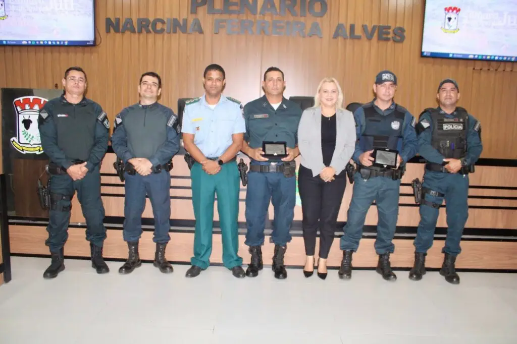 Câmara de Juti realiza sessão marcada por deliberações reconhecimento a profissionais da segurança pública