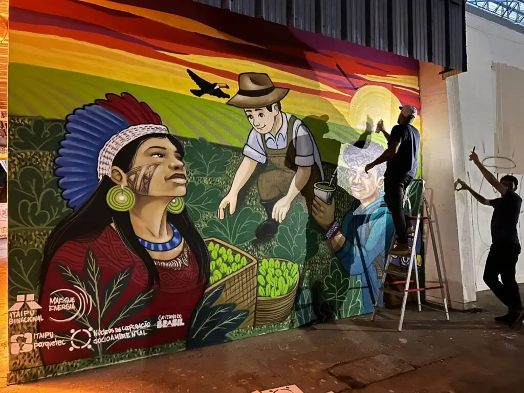 Entre arte, cor e ideias, parede ganha vida no Ginásio Flávio Derzi, em Amambai
