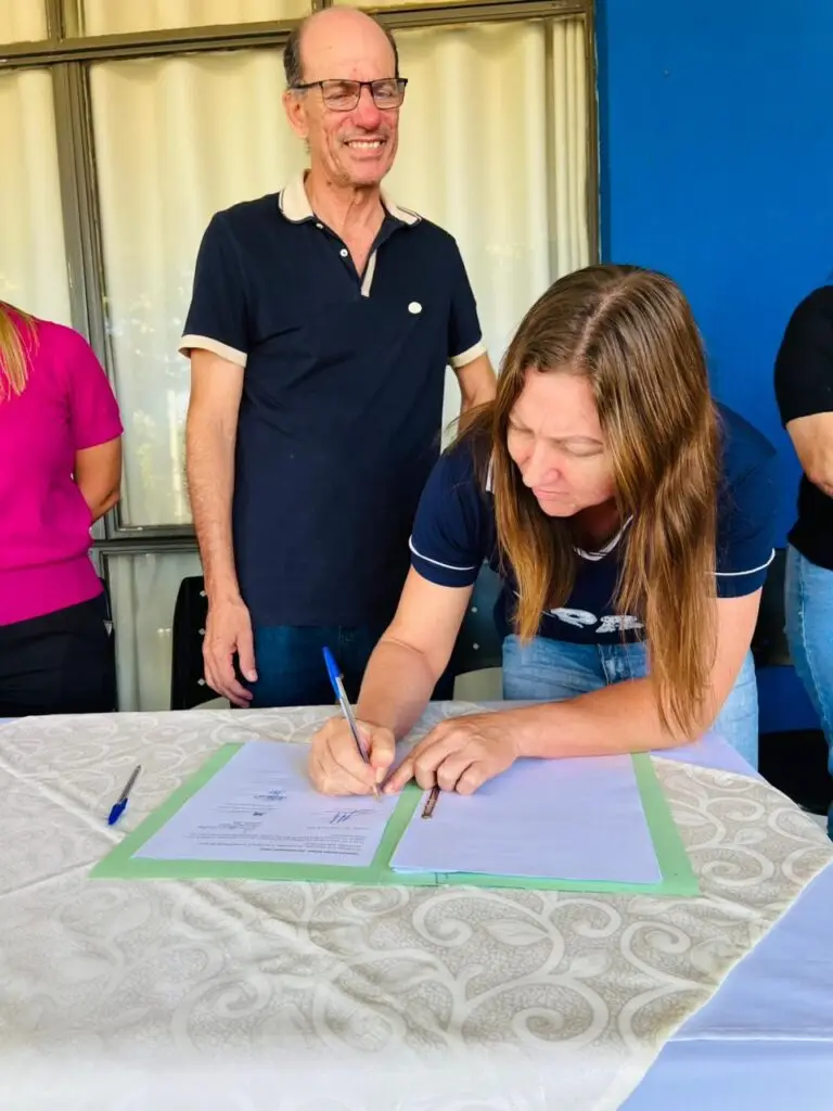 APAE de Amambai celebra assinatura de convênio para melhoria da estrutura escolar