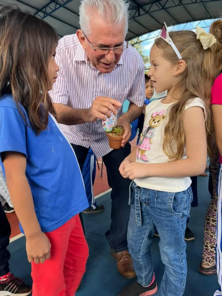 Entrega da reforma na Escola Profª Maria Bataglin Machado garante mais conforto e qualidade aos alunos em Amambai