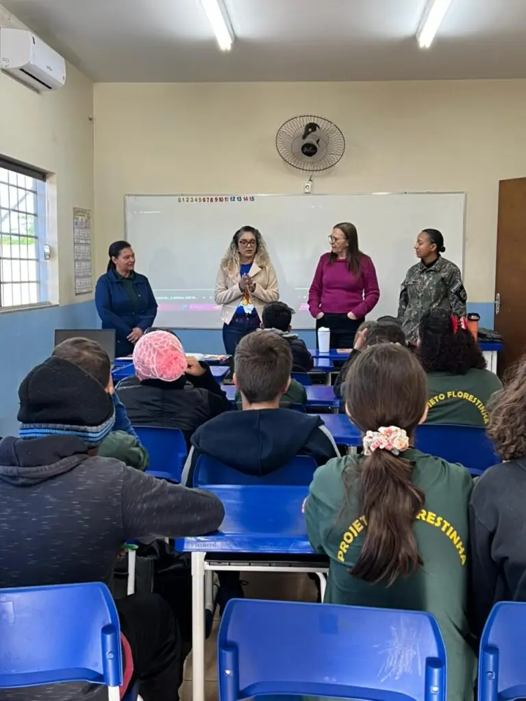 Projeto Florestinha recebe palestra educativa da campanha Maio Laranja em Amambai