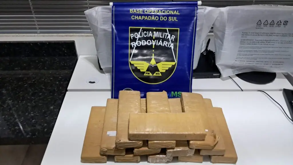 MS: BPMRv apreende 1,2 tonelada de drogas e causa prejuízo de R$ 2,7 milhões ao crime MS: BPMRv apreende 1,2 tonelada de drogas e causa prejuízo de R$ 2,7 milhões ao crime