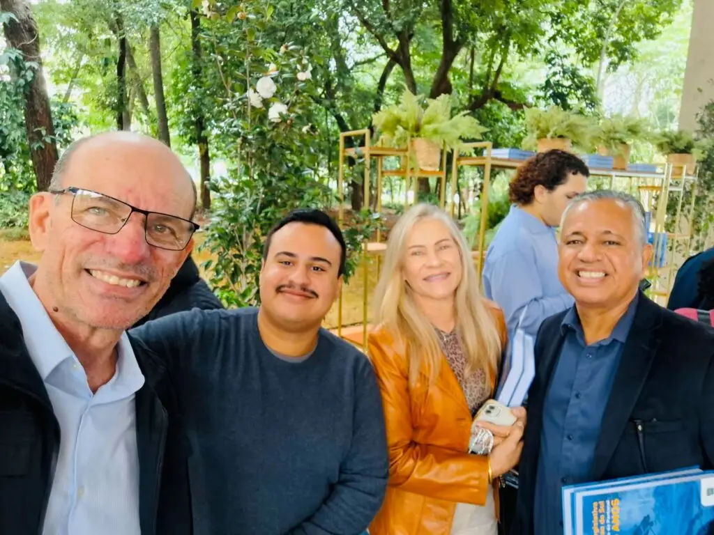 Prefeito de Amambai participa da inauguração do estacionamento vertical da ALEMS e lançamento de livro histórico dos 45 anos da Assembleia Prefeito de Amambai participa da inauguração do estacionamento vertical da ALEMS e lançamento de livro histórico dos 45 anos da Assembleia