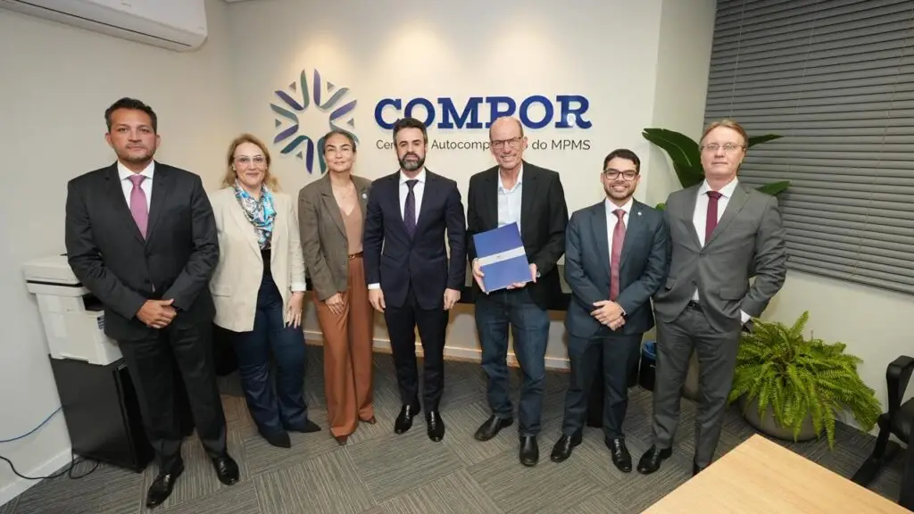 Amambai: Prefeito Sérgio Barbosa participa da assinatura de cooperação entre Prefeitura e Ministério Público para fortalecimento da proteção às vítimas de crimes violentos Amambai: Prefeito Sérgio Barbosa participa da assinatura de cooperação entre Prefeitura e Ministério Público para fortalecimento da proteção às vítimas de crimes violentos