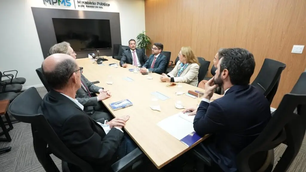 Amambai: Prefeito Sérgio Barbosa participa da assinatura de cooperação entre Prefeitura e Ministério Público para fortalecimento da proteção às vítimas de crimes violentos Amambai: Prefeito Sérgio Barbosa participa da assinatura de cooperação entre Prefeitura e Ministério Público para fortalecimento da proteção às vítimas de crimes violentos
