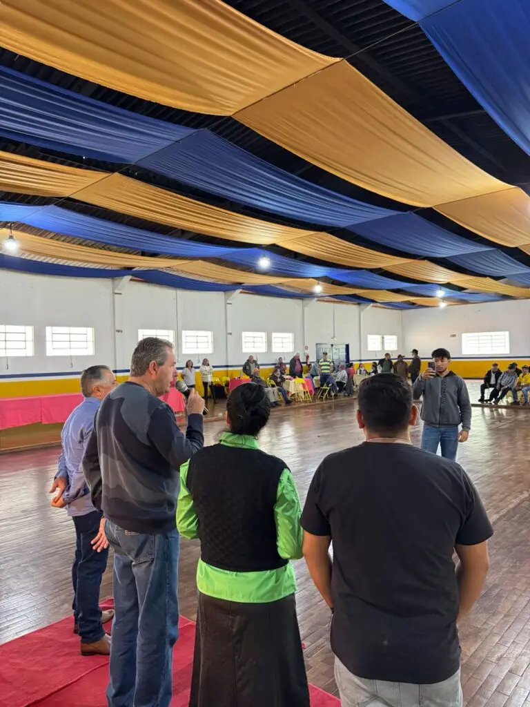 Prefeitura de Paranhos realizou encontro da Terceira Idade em comemoração ao Dia das Mães Prefeitura de Paranhos realizou encontro da Terceira Idade em comemoração ao Dia das Mães