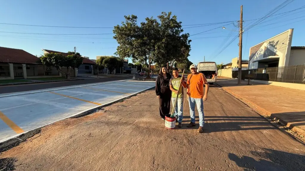 Prefeita Lurdes atende demanda histórica do Santa Marta, entrega estacionamento e anuncia nova praça para o bairro em Caarapó