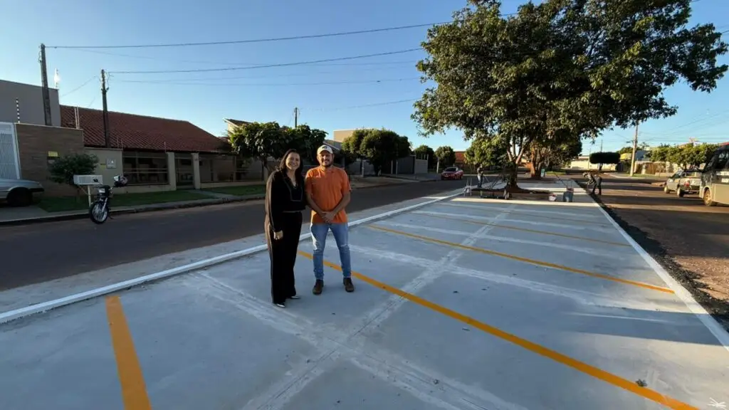 Prefeita Lurdes atende demanda histórica do Santa Marta, entrega estacionamento e anuncia nova praça para o bairro em Caarapó
