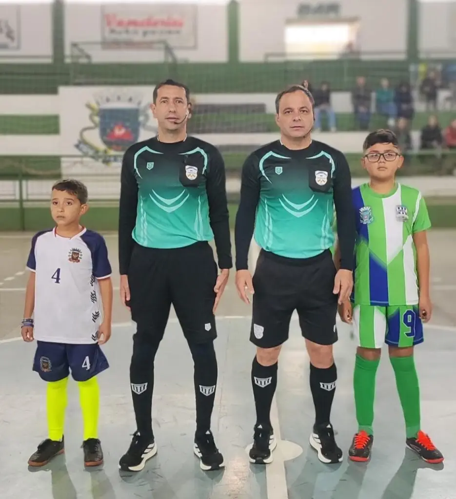 Se preparando para competição regional Tacuru e Sete Quedas fazem amistosos de futsal de base