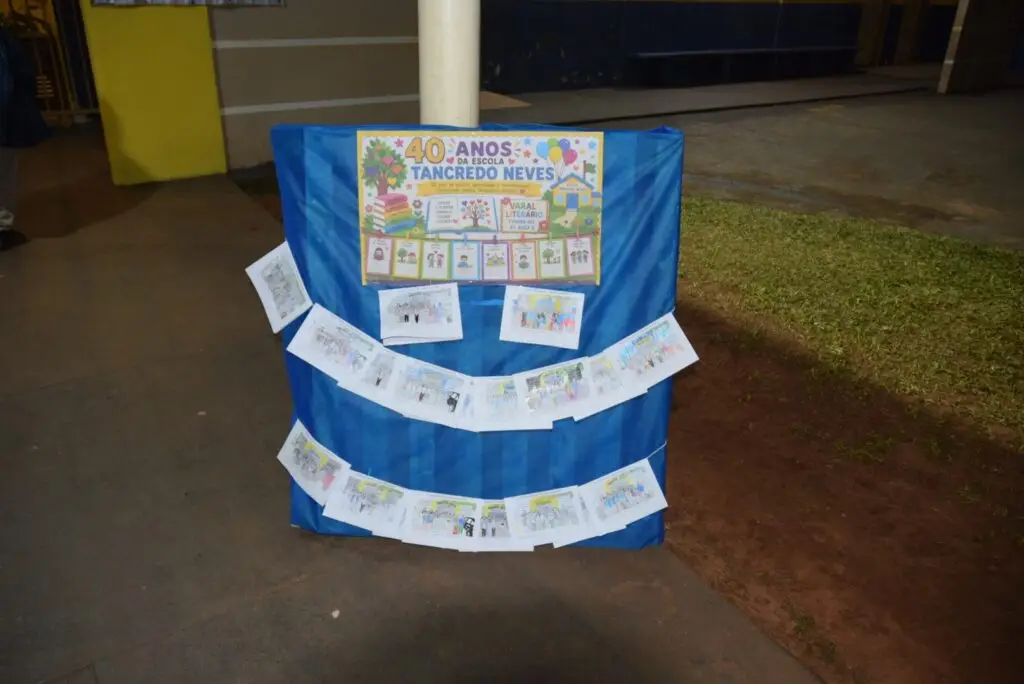 Noite de homenagens marca comemoração dos 40 anos da Escola Municipal de Tempo Integral Tancredo Neves